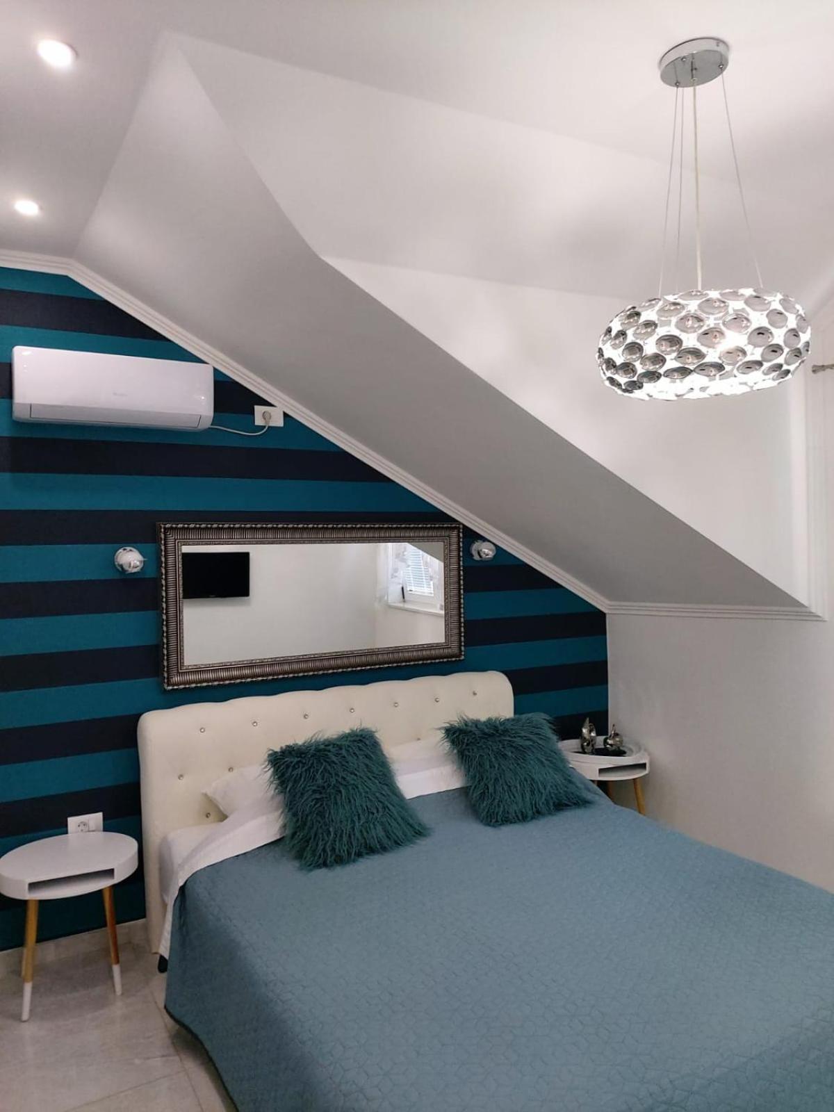 Apartments Brac Supetar Ruang foto