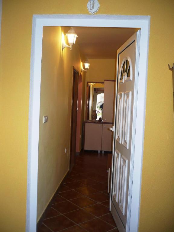 Apartments Brac Supetar Ruang foto